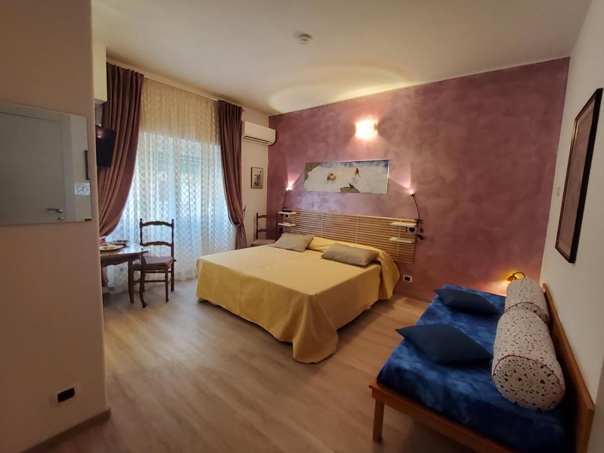 Annadia Sweet Home B&B Лідо-ді-Остія Екстер'єр фото