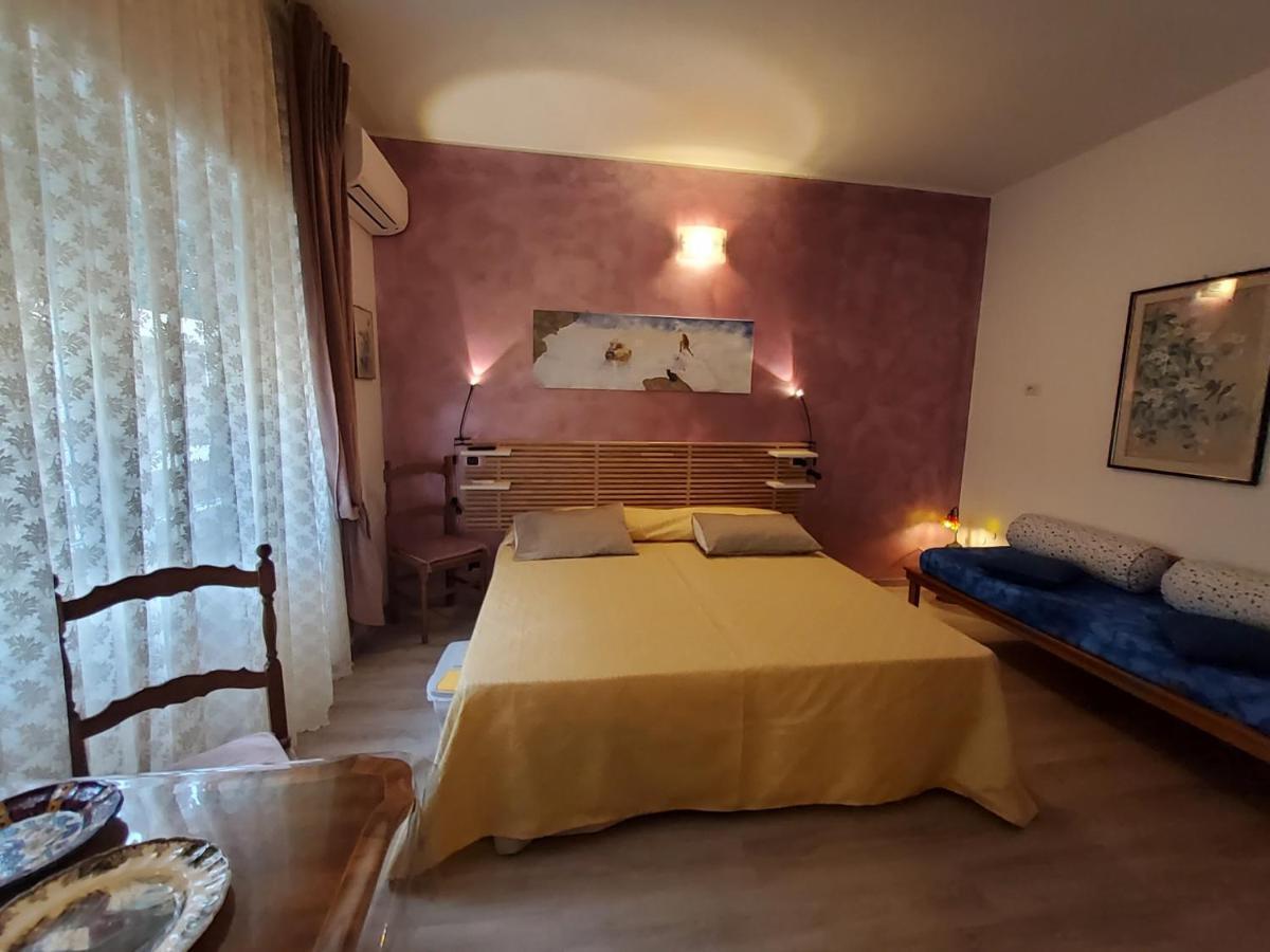 Annadia Sweet Home B&B Лідо-ді-Остія Екстер'єр фото